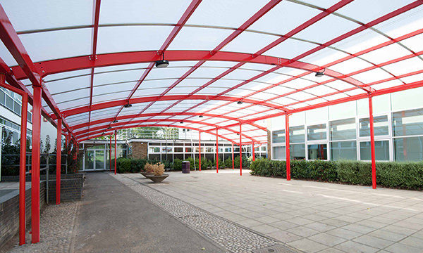 Multiwall polycarbonate canopy for outside social space